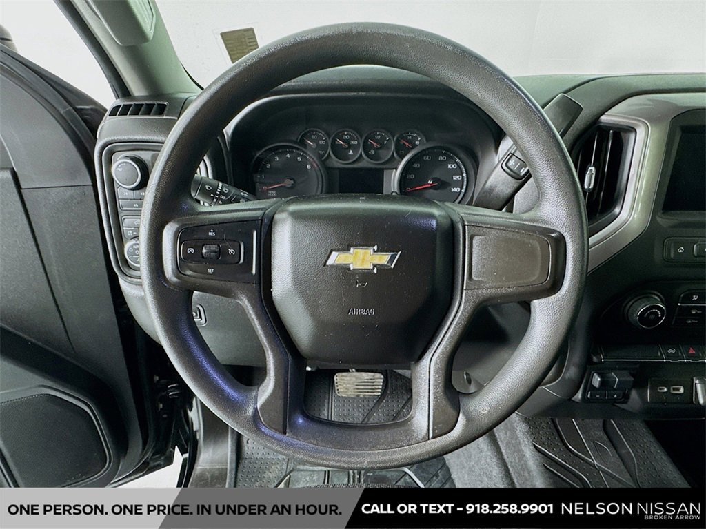 Used 2021 Chevrolet Silverado 2500 Custom w/ Custom Value Package image 11