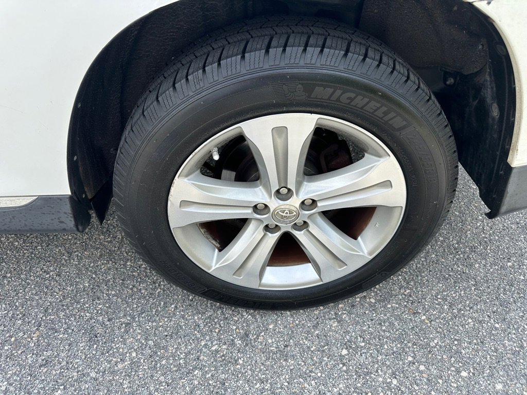 Used 2013 Toyota Highlander Limited FWD image 9