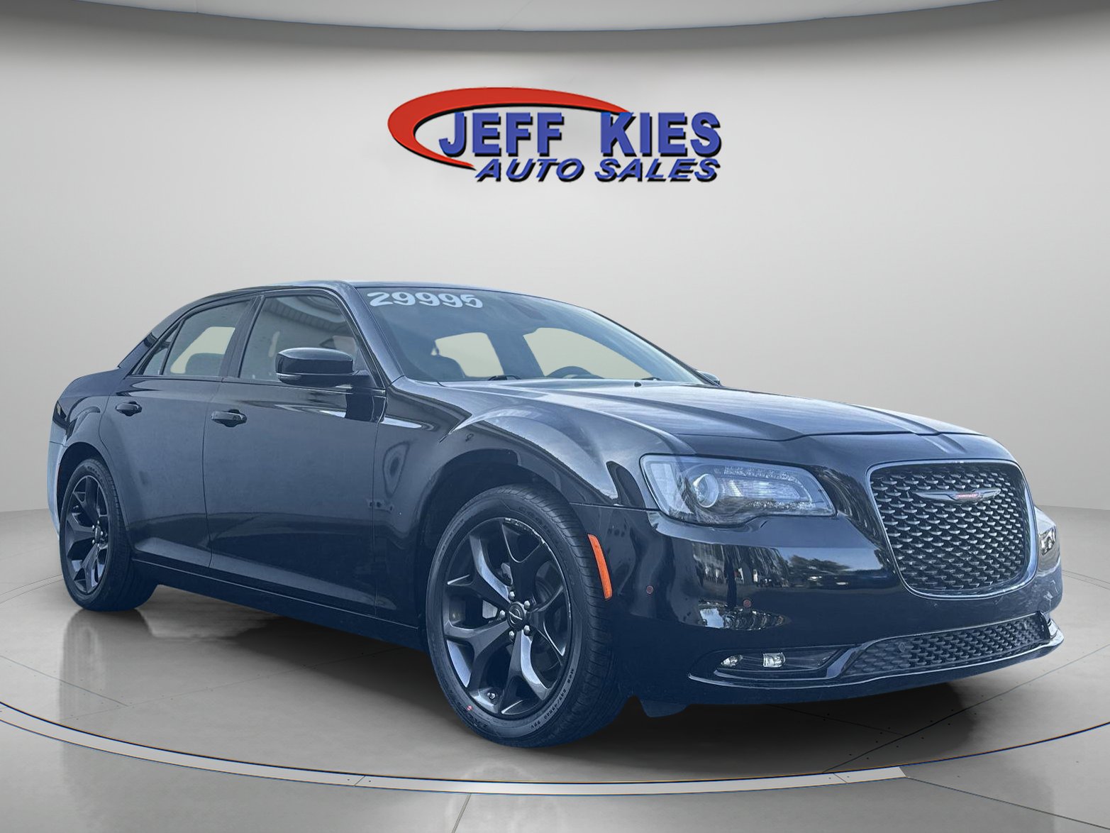 Used 2023 Chrysler 300 S image 2