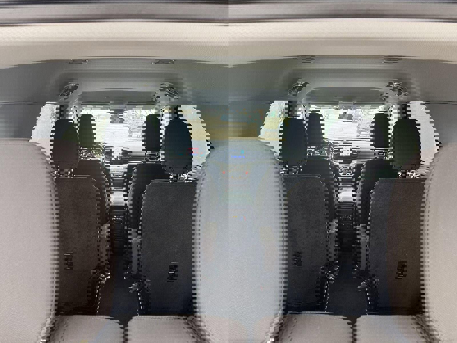 Used 2022 Ford Explorer XLT w/ Class IV Trailer Tow Package image 9