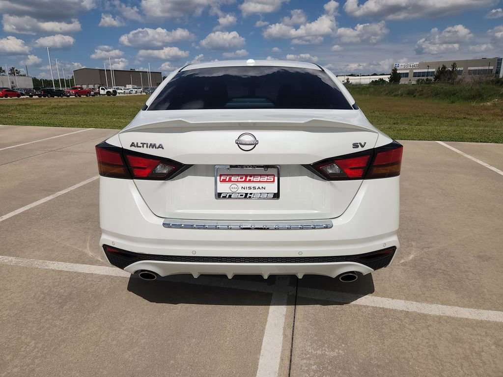 Used 2023 Nissan Altima 2.5 SV w/ SV Premium Package image 6