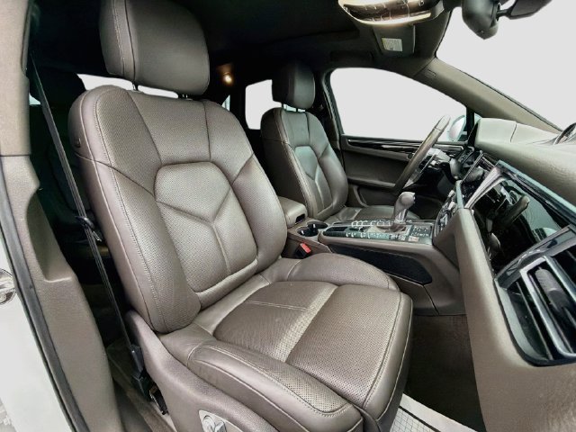 Used 2021 Porsche Macan AWD/4WD image 15