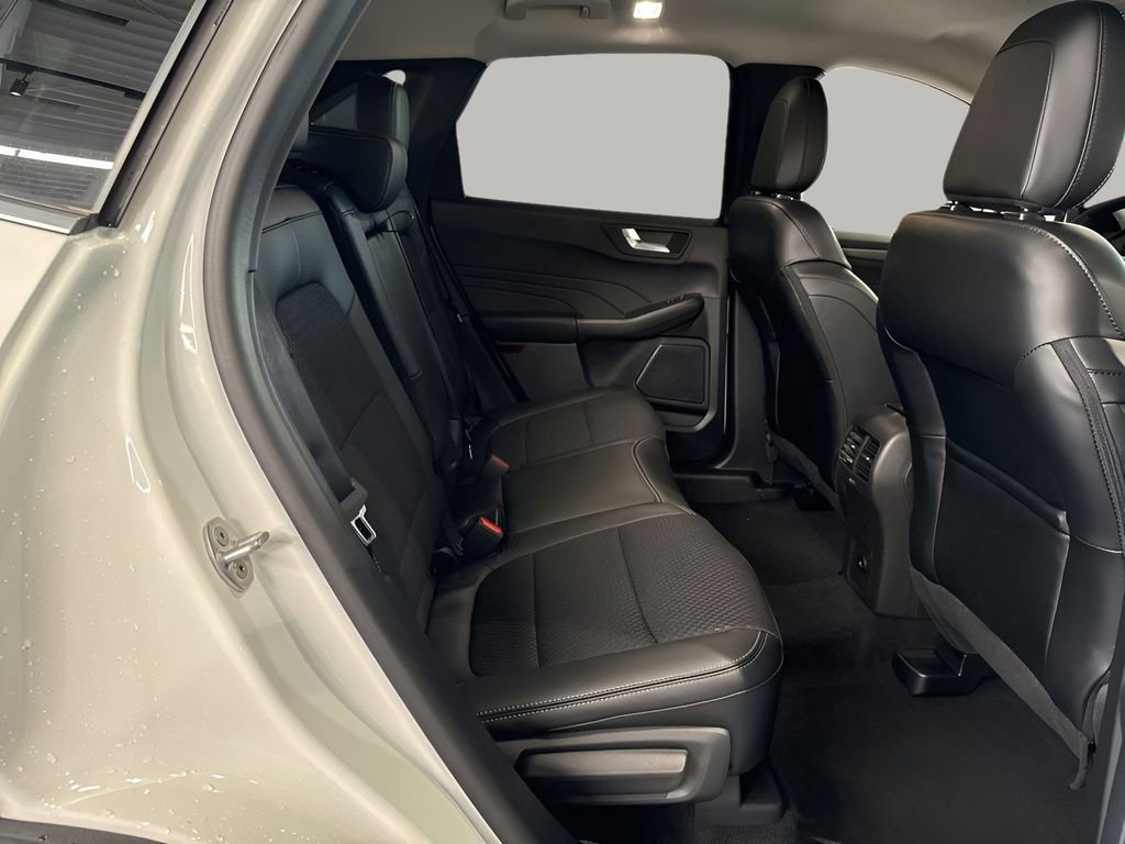 New 2025 Ford Escape SE image 25