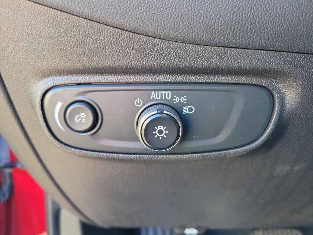 Used 2024 Chevrolet Equinox RS w/ RS Leather Package FWD image 29