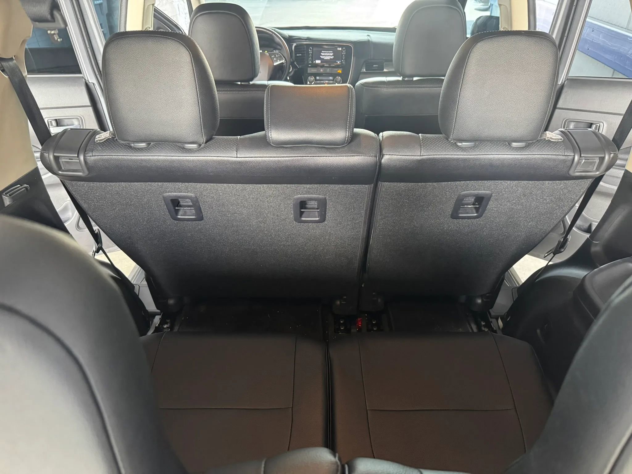 Used 2016 Mitsubishi Outlander SEL AWD/4WD image 19