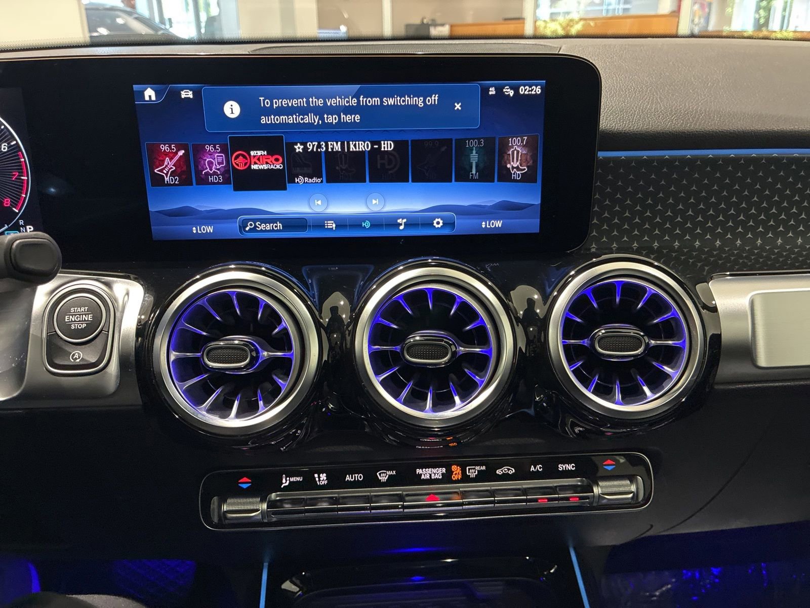 Used 2025 Mercedes-Benz GLB 250 4MATIC image 15