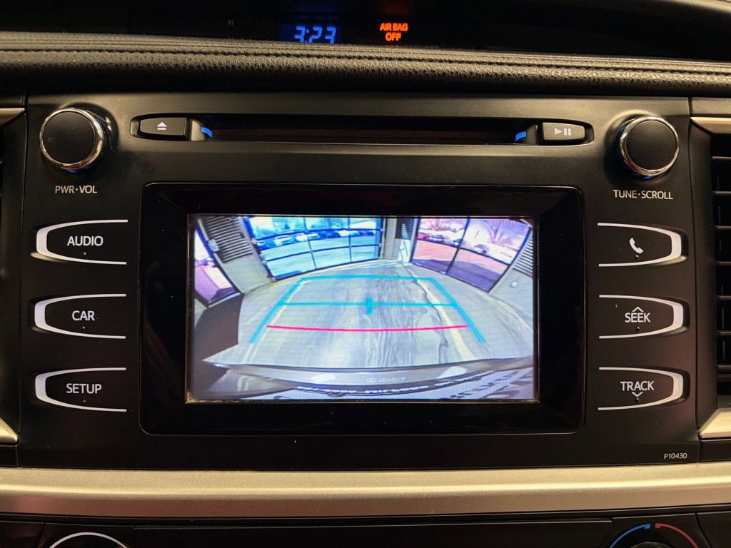 Used 2015 Toyota Highlander LE image 16