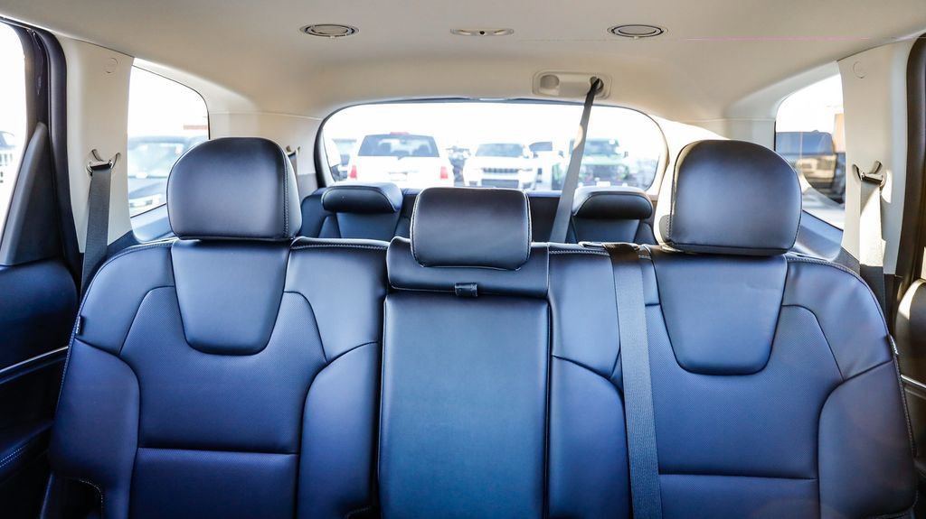Used 2025 Kia Telluride LX image 27