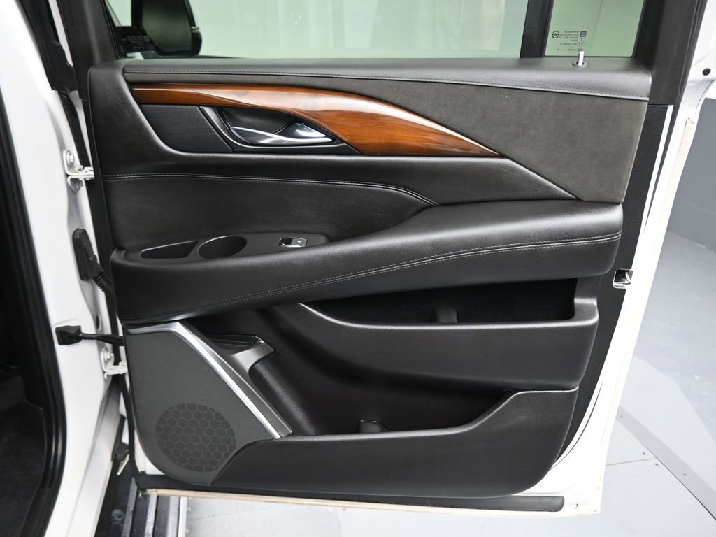 Used 2019 Cadillac Escalade ESV Premium Luxury AWD/4WD image 46