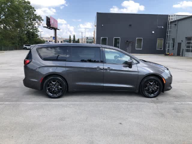 Certified 2020 Chrysler Pacifica Touring w/ S Appearance Package FWD image 7