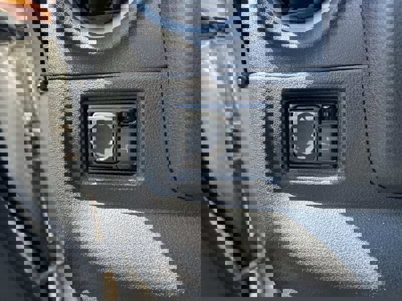 Used 2015 Nissan Versa Note SV image 18