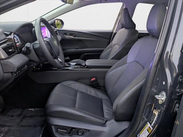 Used 2025 Toyota Camry XLE image 13