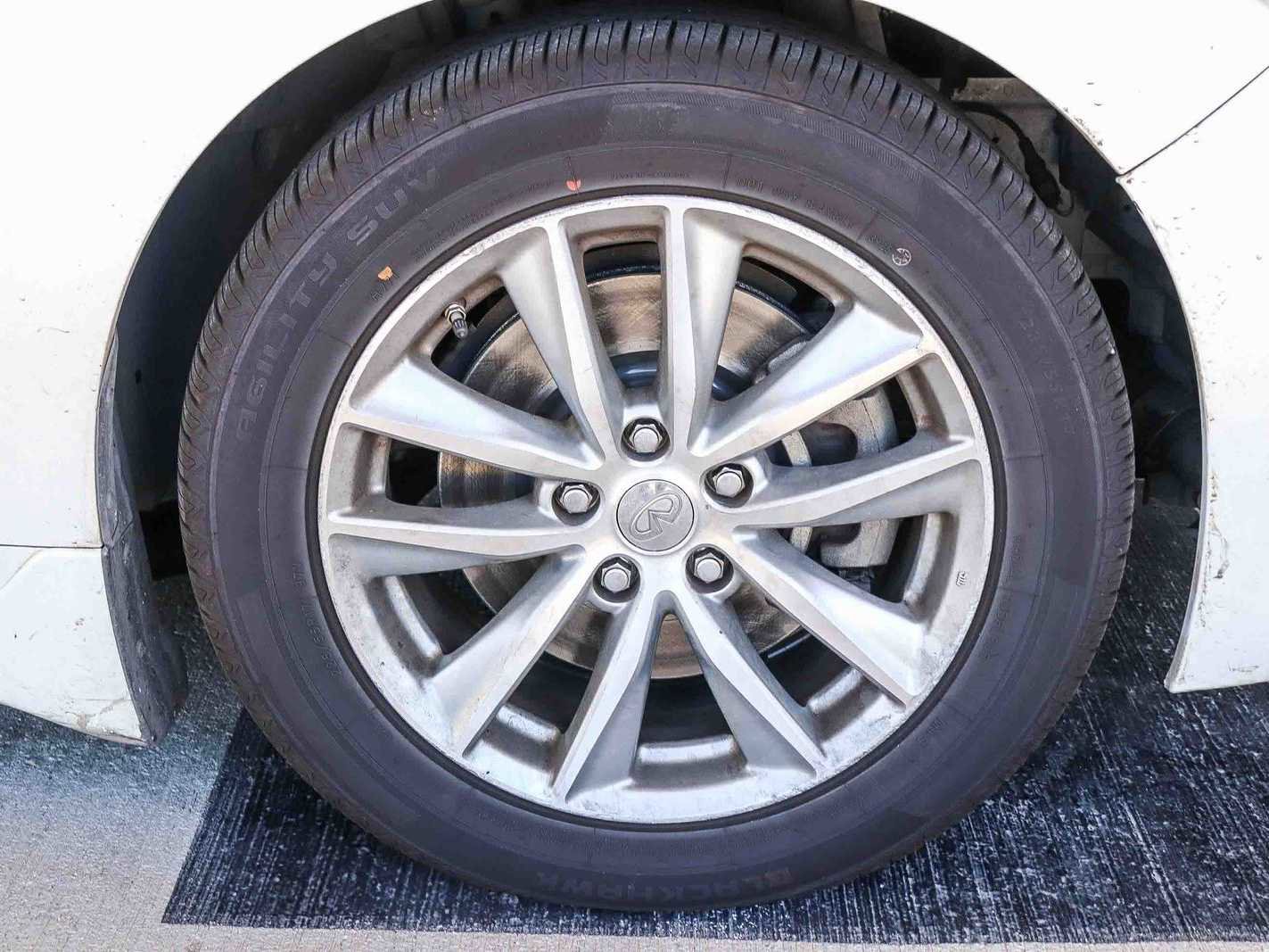 Used 2016 INFINITI Q50 Premium w/ 2.0T Premium Plus Package RWD image 9