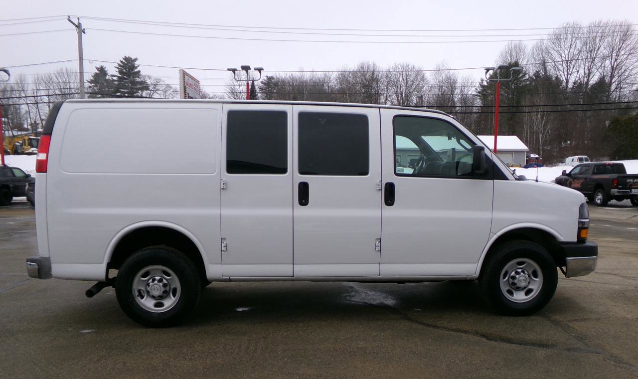 Used 2018 Chevrolet Express 2500 w/ Driver Convenience Package image 6