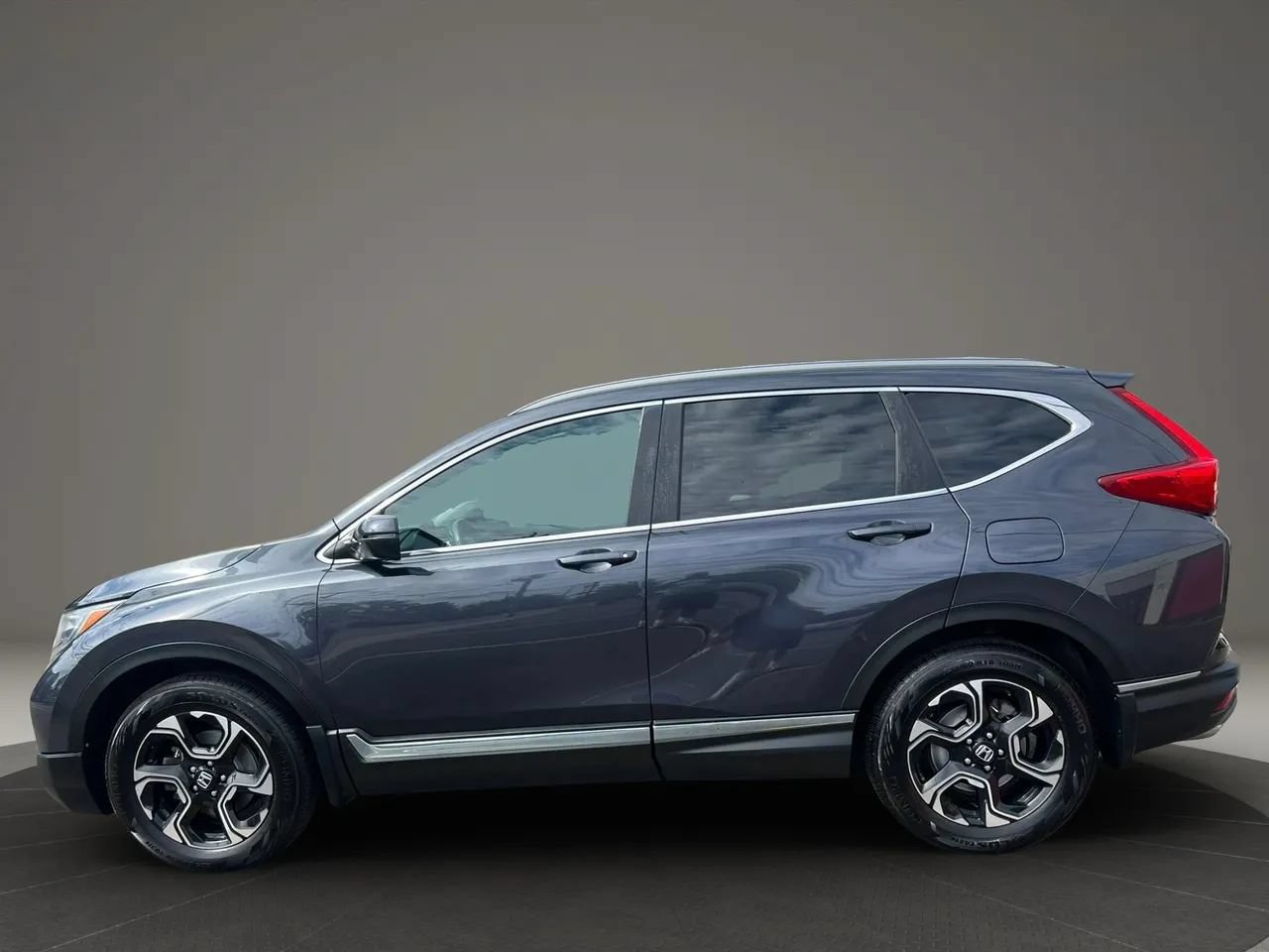 Used 2018 Honda CR-V Touring image 8