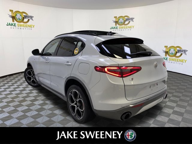 Used 2023 Alfa Romeo Stelvio Ti image 7