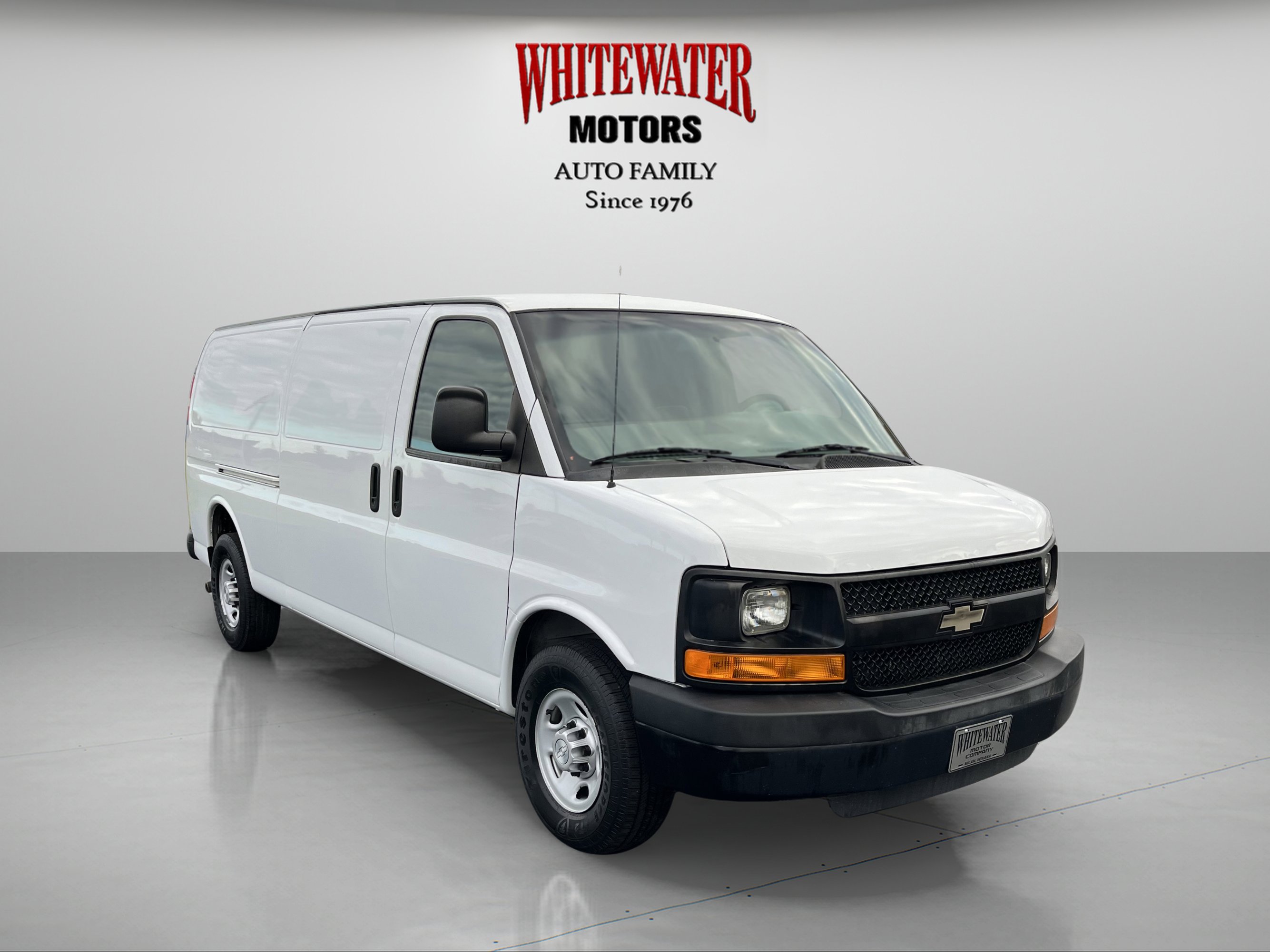 Used 2014 Chevrolet Express 3500 Extended RWD image 7