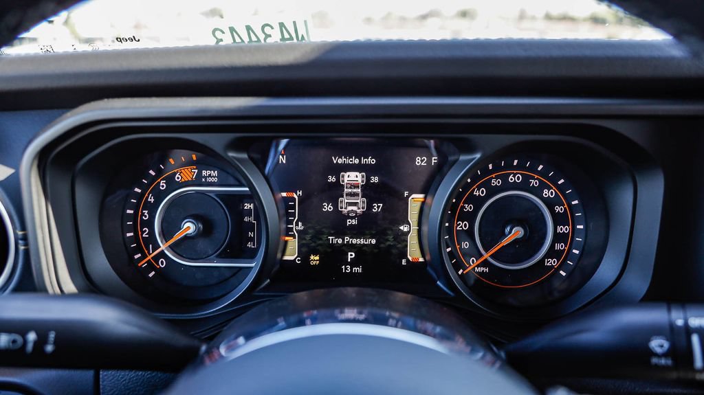 New 2026 Jeep Wrangler Unlimited Sahara AWD/4WD image 27