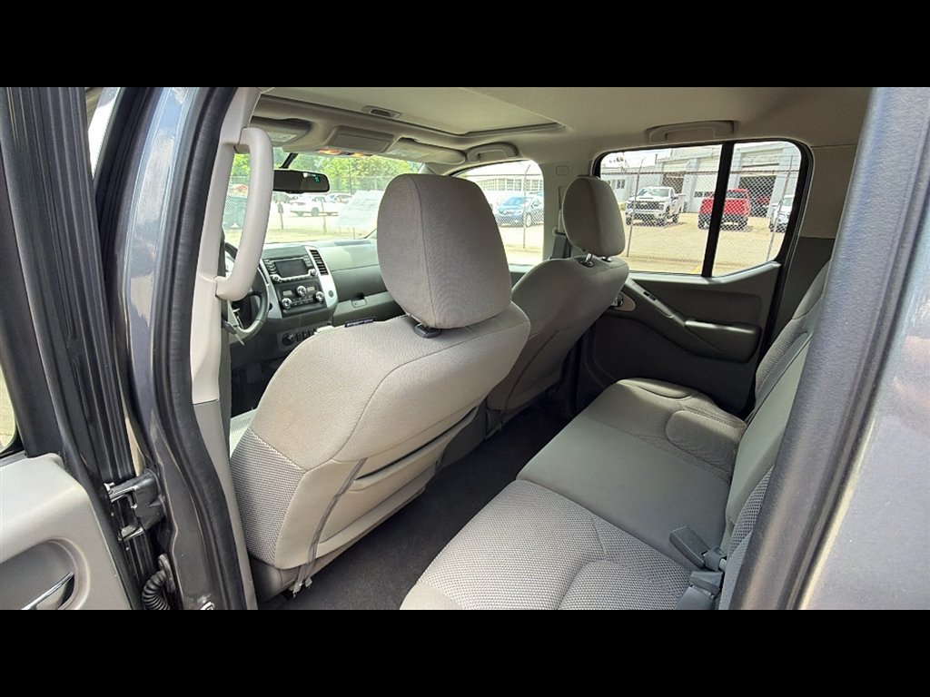 Used 2018 Nissan Frontier SV AWD/4WD image 25