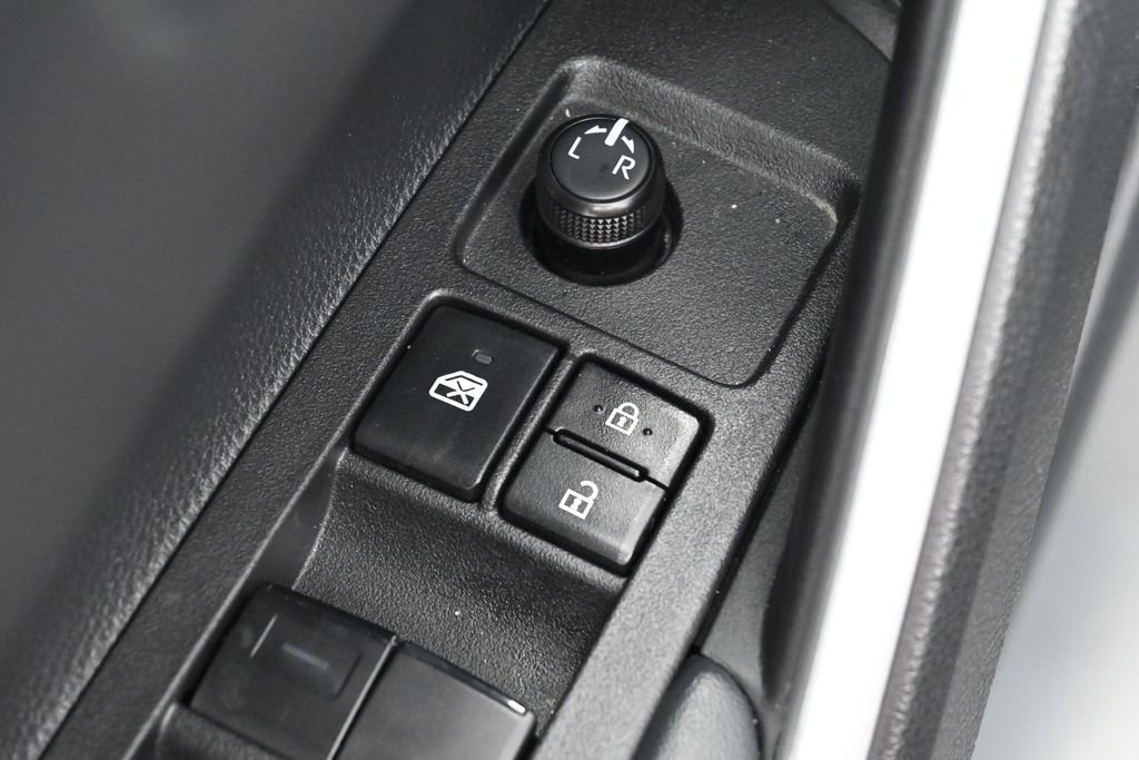 Used 2025 Toyota Corolla Cross AWD Hybrid image 11