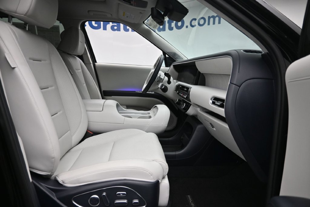 Used 2026 Hyundai Palisade Calligraphy AWD/4WD image 9