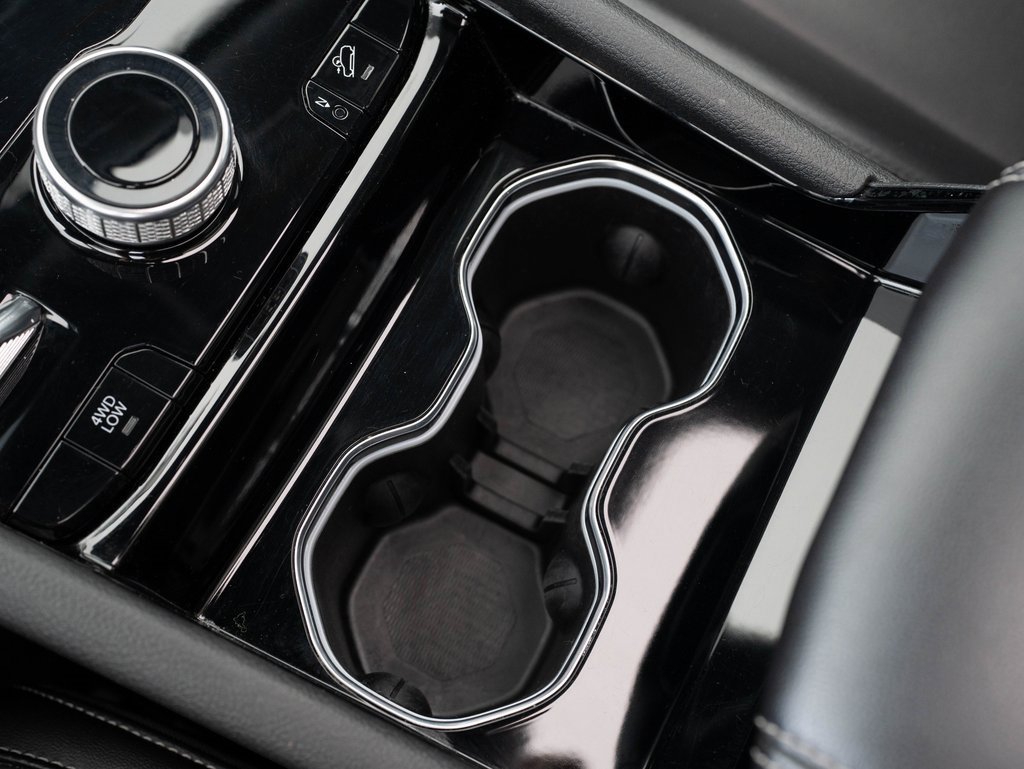 Used 2023 Jeep Grand Cherokee 4WD 4xe image 35