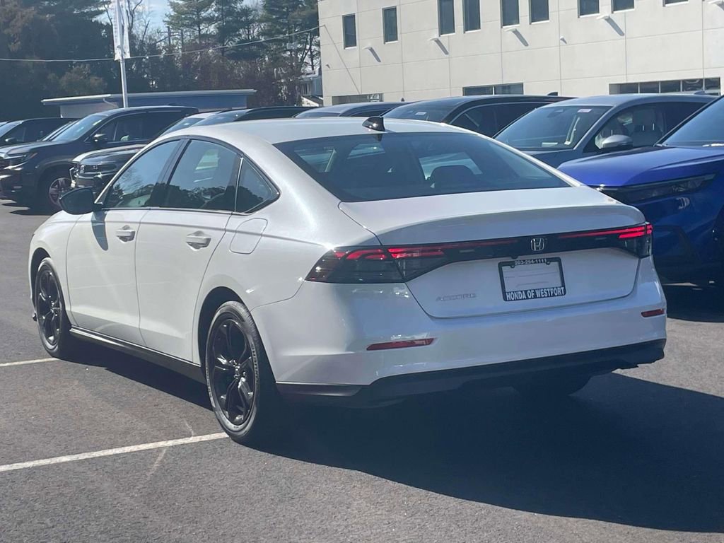 Certified 2025 Honda Accord SE image 6