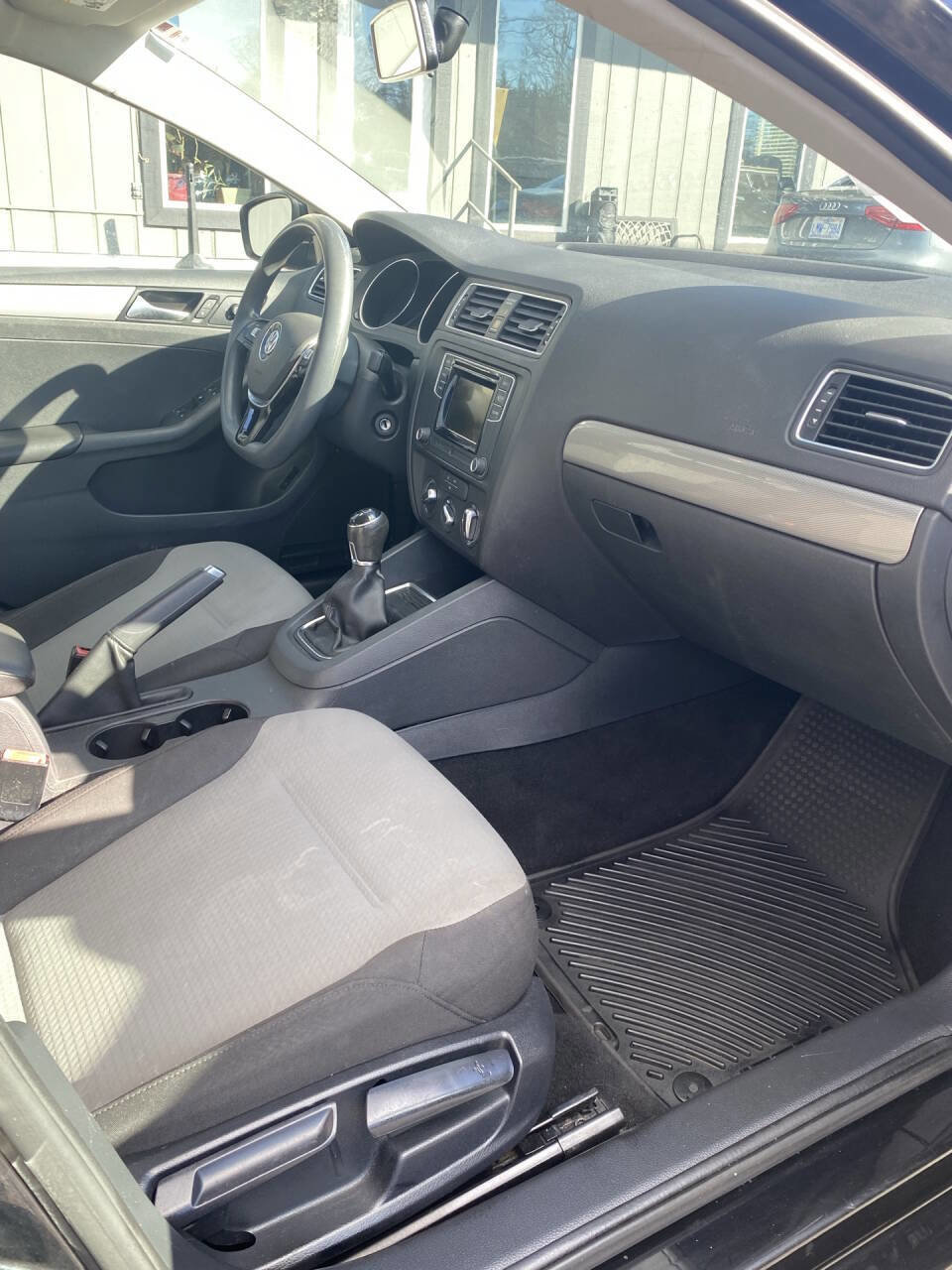 Used 2017 Volkswagen Jetta S FWD image 3
