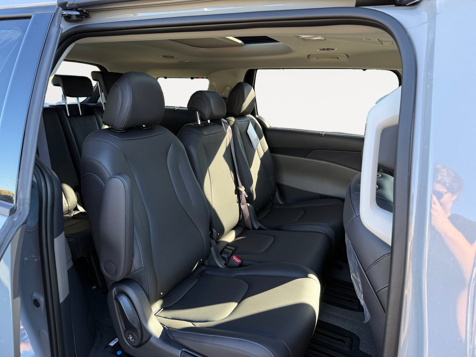 New 2027 Kia Carnival SX FWD image 18