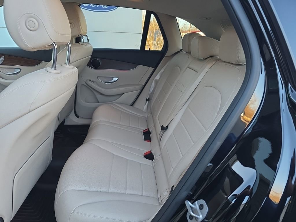 Used 2022 Mercedes-Benz GLC 300 4MATIC image 27
