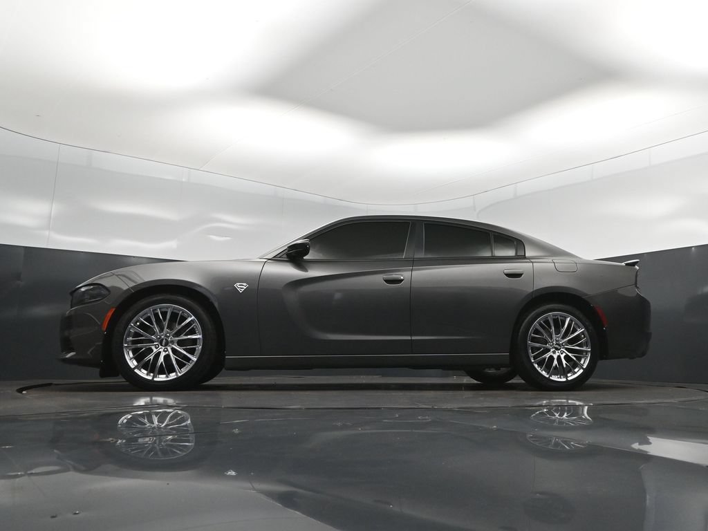 Used 2020 Dodge Charger SXT w/ Blacktop Package RWD image 39