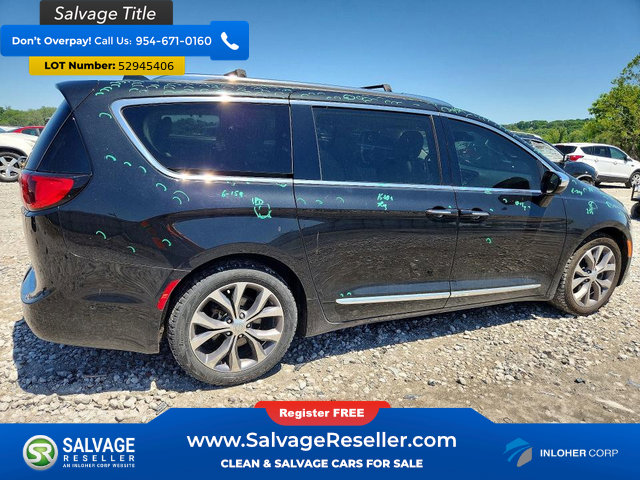 Used 2020 Chrysler Pacifica Limited w/ Tire & Wheel Group FWD image 4