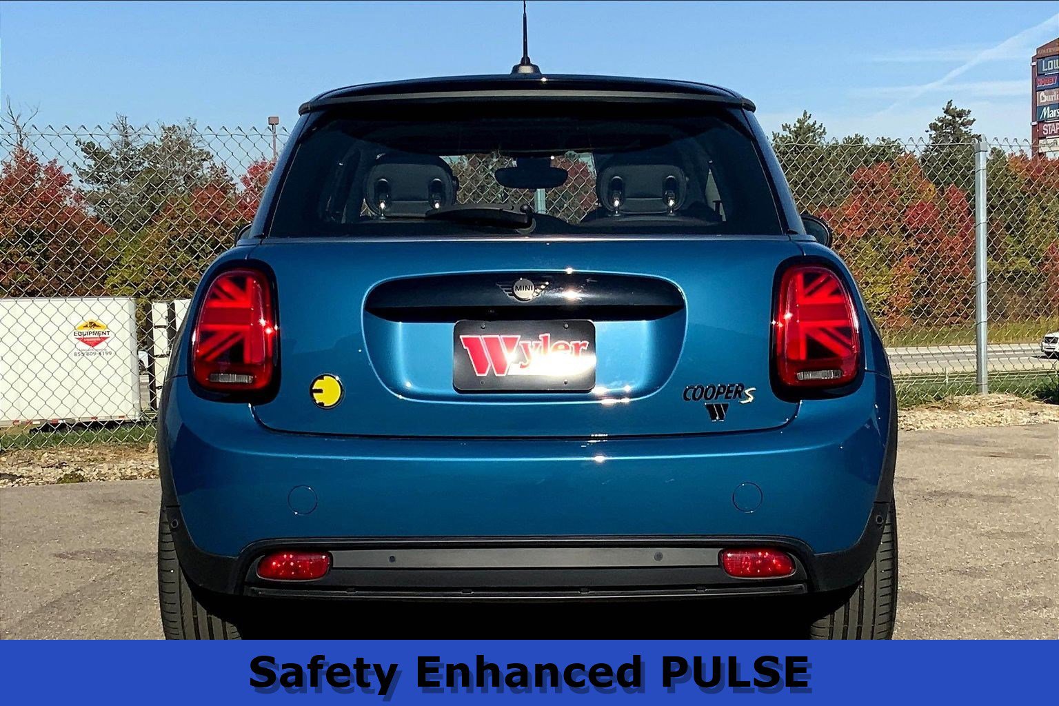 Used 2023 MINI Cooper SE image 3