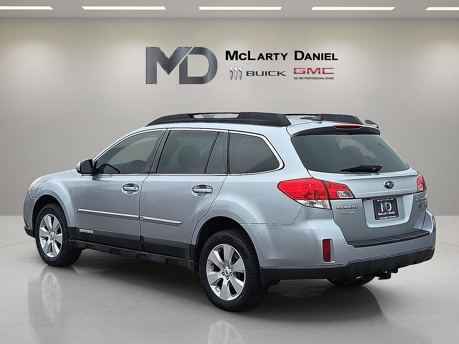 Used 2012 Subaru Outback 2.5i Limited w/ Moonroof Pkg image 4