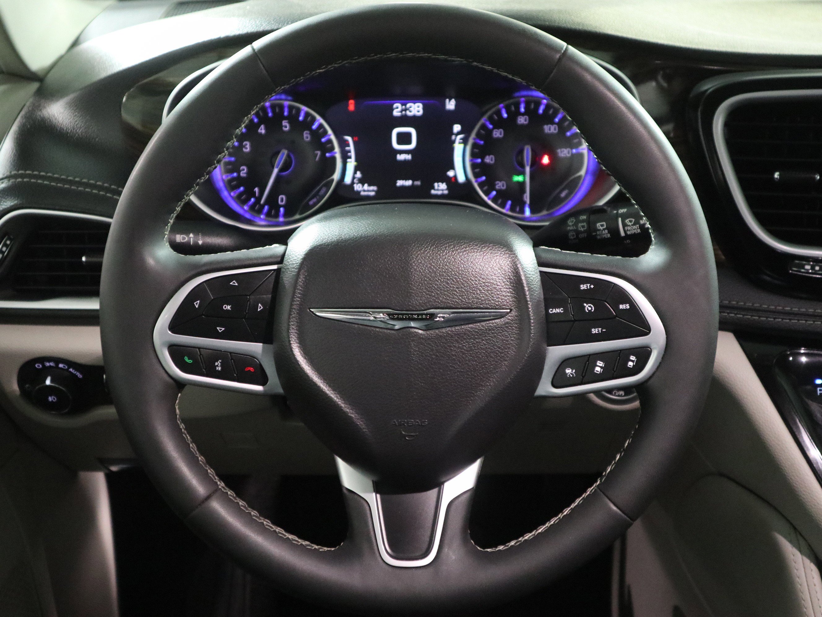 Used 2024 Chrysler Pacifica Limited image 17