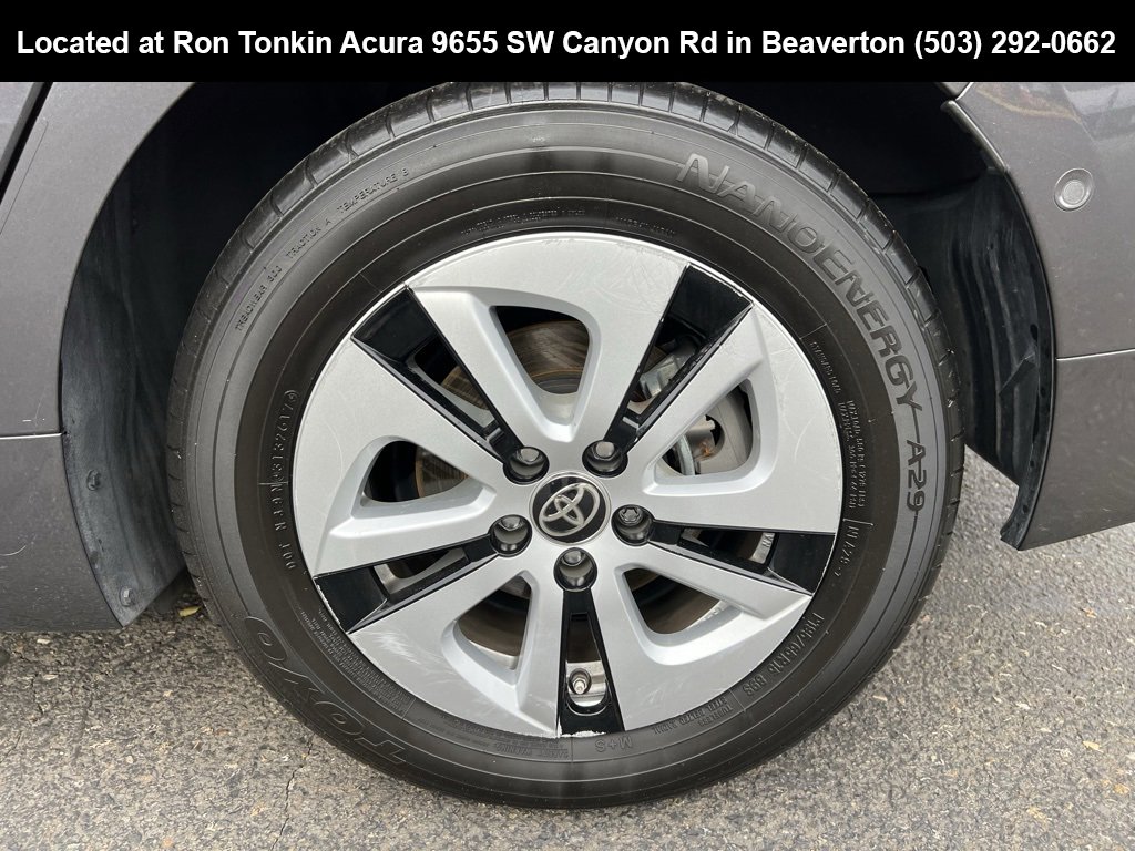 Used 2017 Toyota Prius Four image 10