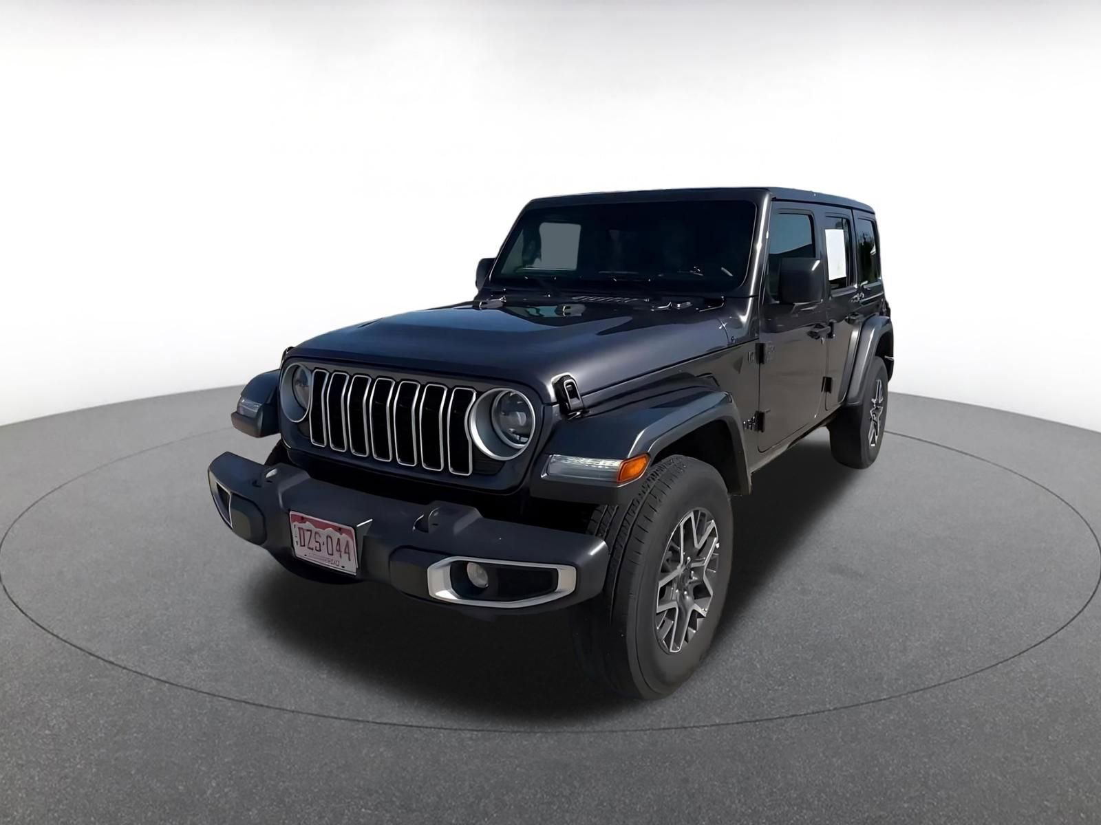 Used 2025 Jeep Wrangler Unlimited Sahara AWD/4WD image 7