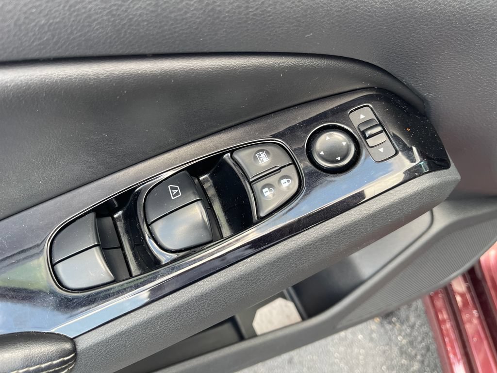 Used 2023 Nissan Altima 2.5 SV FWD image 11