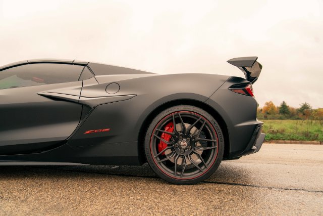 Used 2024 Chevrolet Corvette Z06 RWD image 40