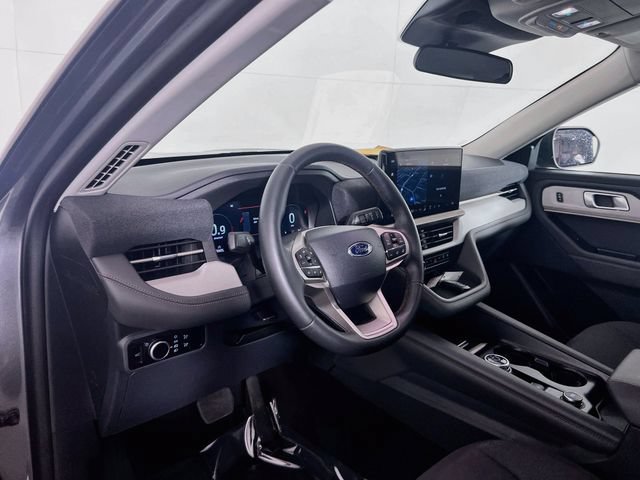 Used 2025 Ford Explorer Active RWD image 10