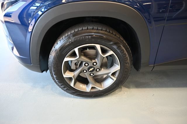 Used 2024 Chevrolet Trax LT w/ Driver Confidence Package FWD image 28