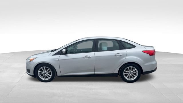Used 2016 Ford Focus SE w/ SE Cold Weather Package FWD image 10
