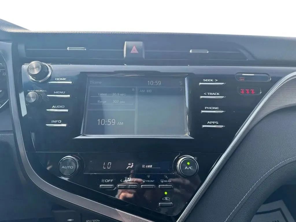 Used 2018 Toyota Camry SE FWD image 27