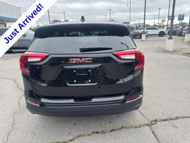 Used 2024 GMC Terrain SLT w/ Elevation Edition FWD image 4