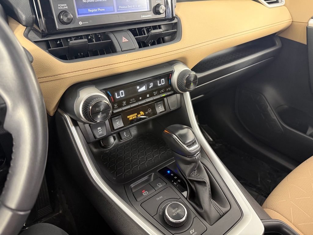 Used 2020 Toyota RAV4 XLE w/ Convenience Package AWD/4WD image 18