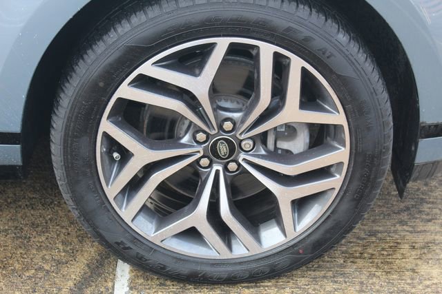 Used 2022 Land Rover Range Rover Evoque R-Dynamic S image 9