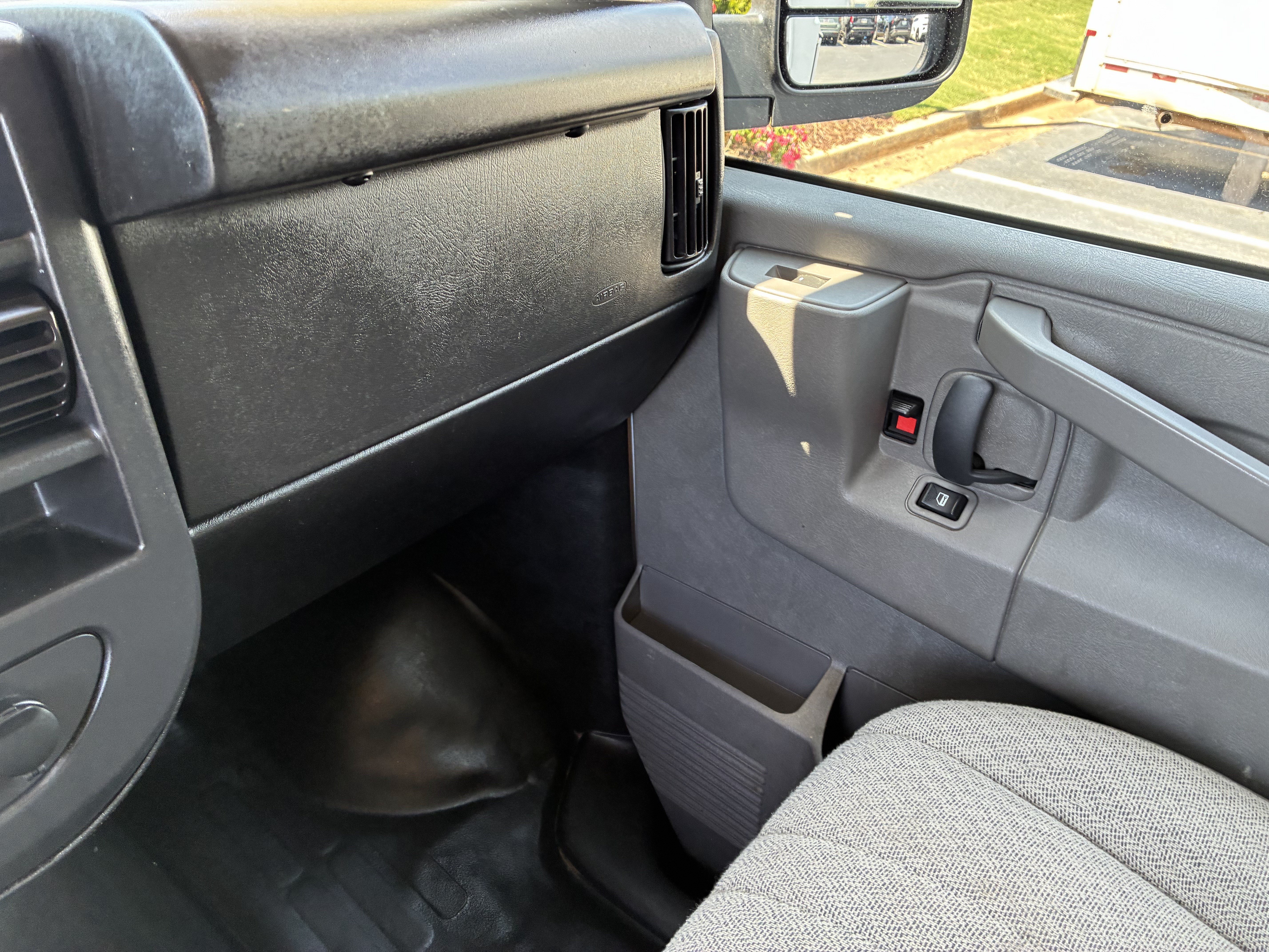 Used 2025 Chevrolet Express 3500 w/ Power Convenience Package RWD image 36