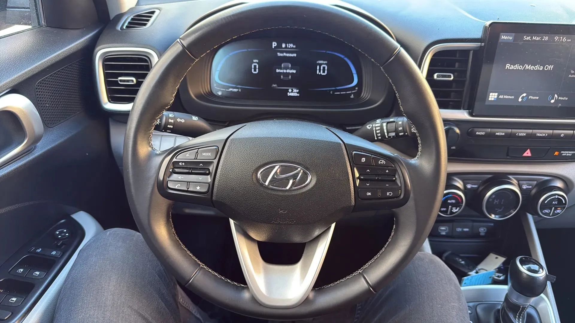 Used 2024 Hyundai Venue SEL image 10