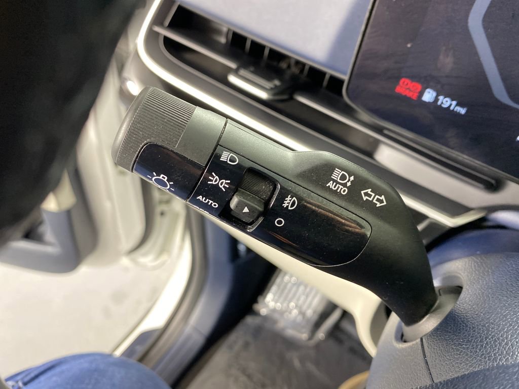 Used 2025 Kia Carnival SX Prestige image 18