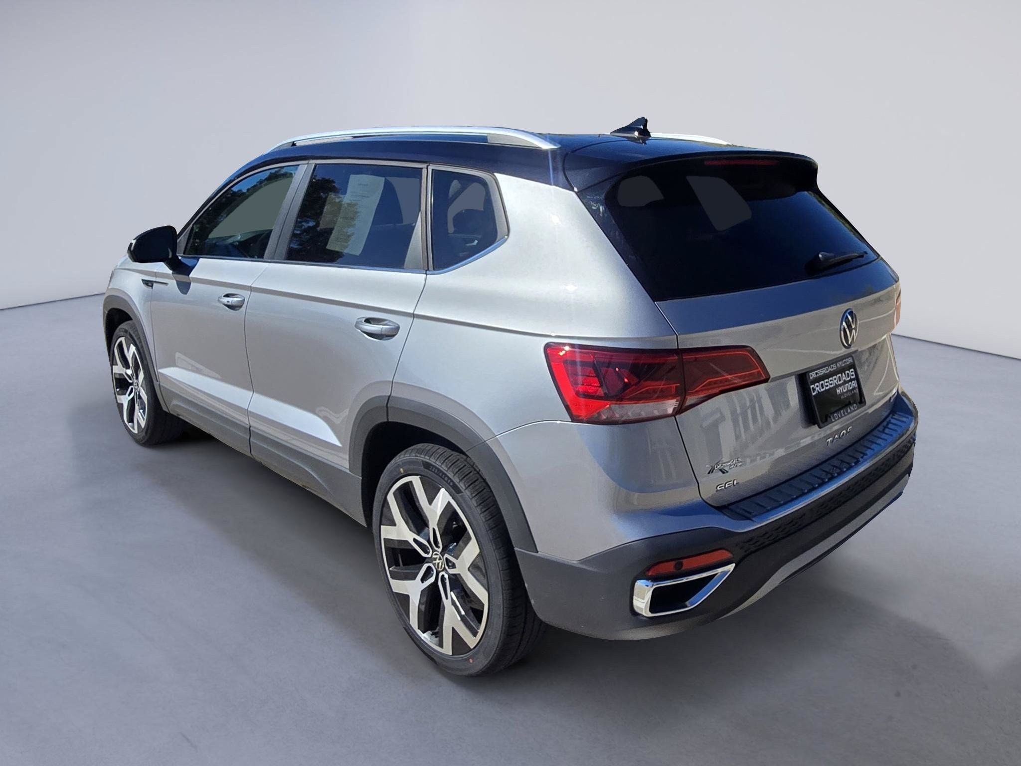 Used 2023 Volkswagen Taos SEL AWD/4WD image 3